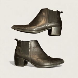 Vagabond Black Leather Ankle Boots Chelsea Style Block Heel Women’s Size 39